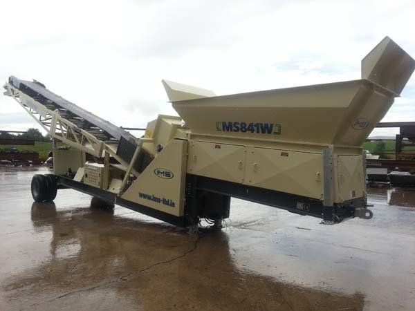 beige wheel conveyor