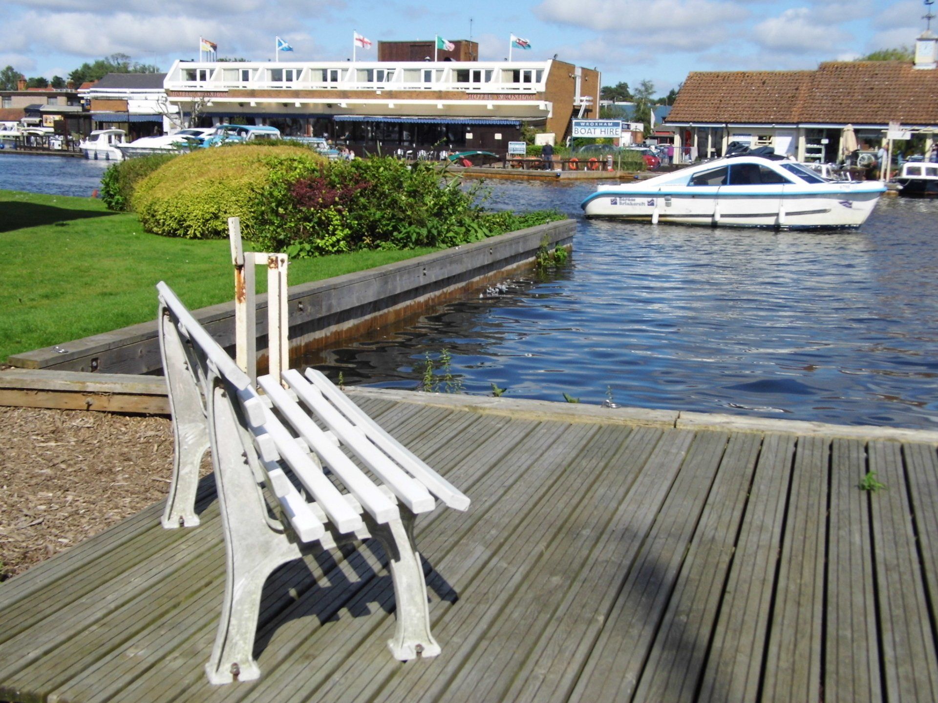 Private mooring outside Albion and Wherry Cottage