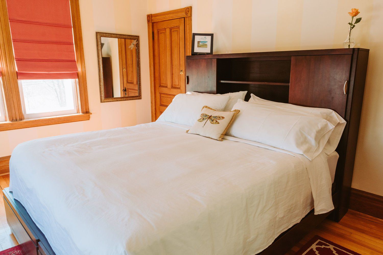 lunenburg accommodations dragon fly bed angle 3