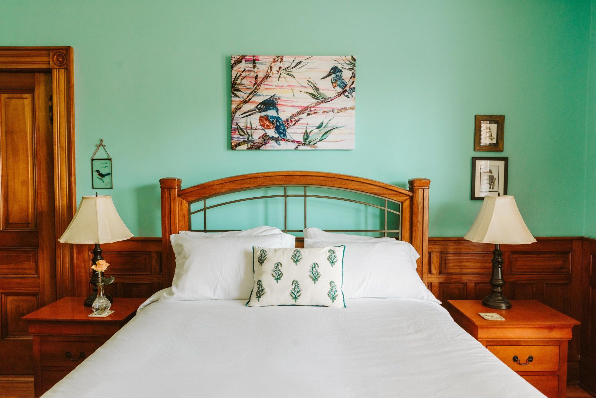 lunenburg accommodations kingfisher bed angle 3