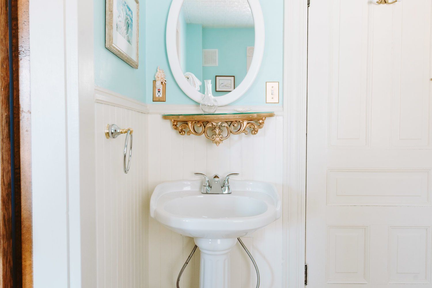 lunenburg accommodations periwinkle bath angle 2