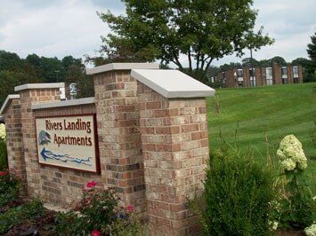 Apartment Business Front - Convenient Apartments in Elgin, IL Apartment Business Front - Convenient Apartments in Elgin, IL