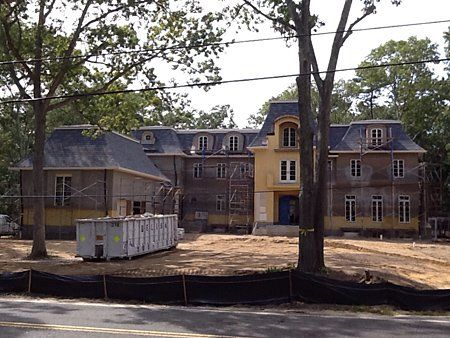 Before Frontyard Lawn Maintenance Service  — Lakewood, NJ — Howard Payne Landscaping & Design Inc.