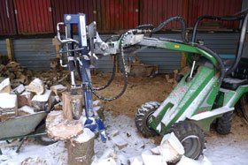 wood-chipping-northamptonshire-oxfordshire-leicestershire-warwickshire-maurice-fitch-tree-works-tree-grinding