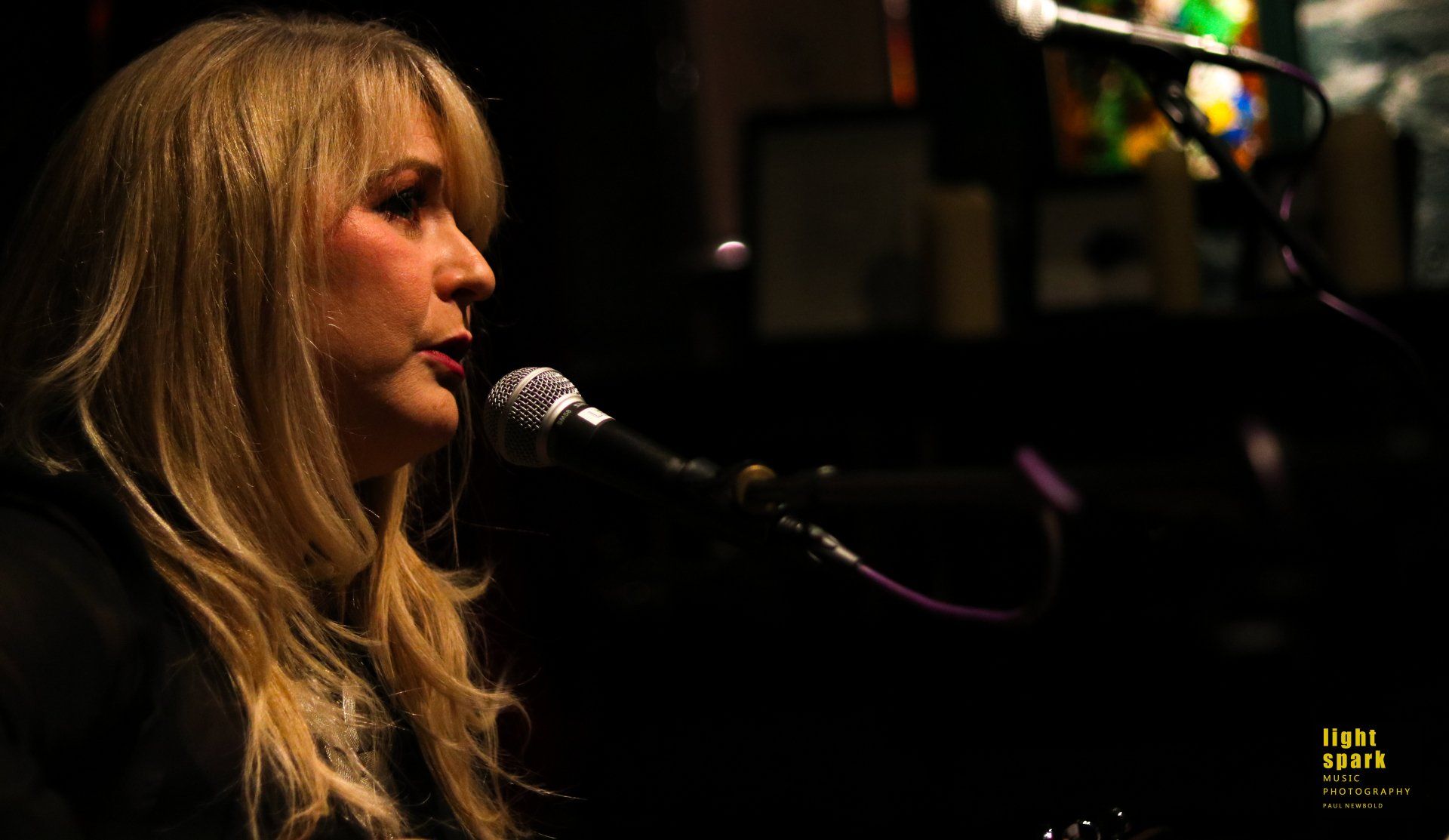 Cathy Beech singing at the Magic Lantern