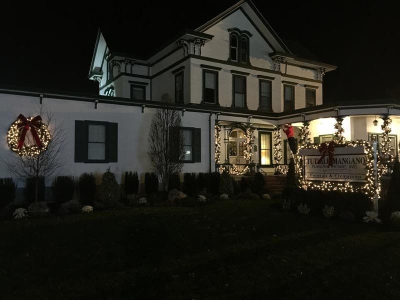 MC Holiday Lighting | High Quality Commercial Lighting | NY, NJ, CT Tri-State Area