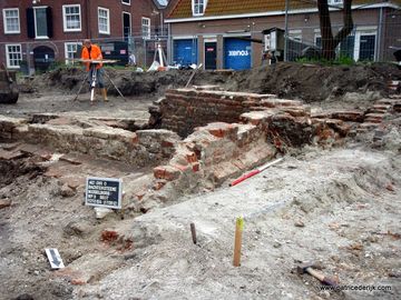 Dr. Patrice de Rijk at an archaeological excavation