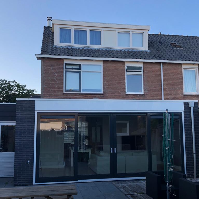 Aanbouw huis