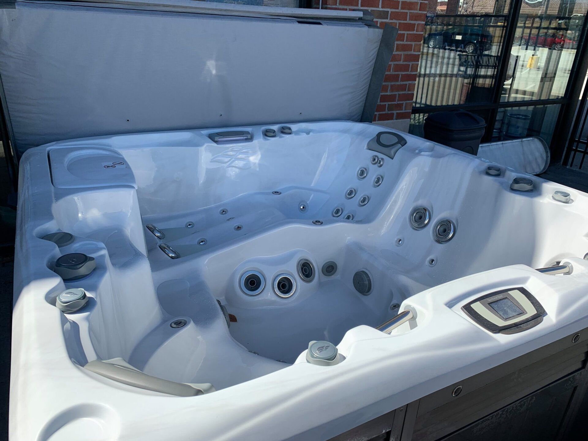 White Hot Tub Spa | Omaha, NE | Olympic Pool & Spa