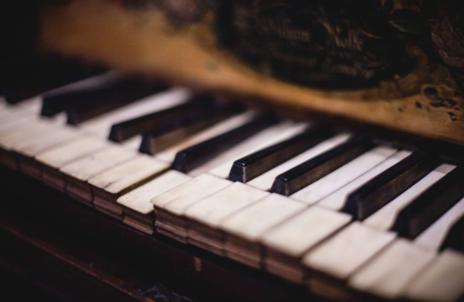 why choose a memorial service piano