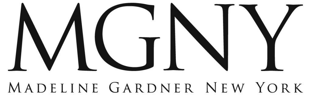Ein schwarz-weißes Logo für mgny Madeline Gardner New York