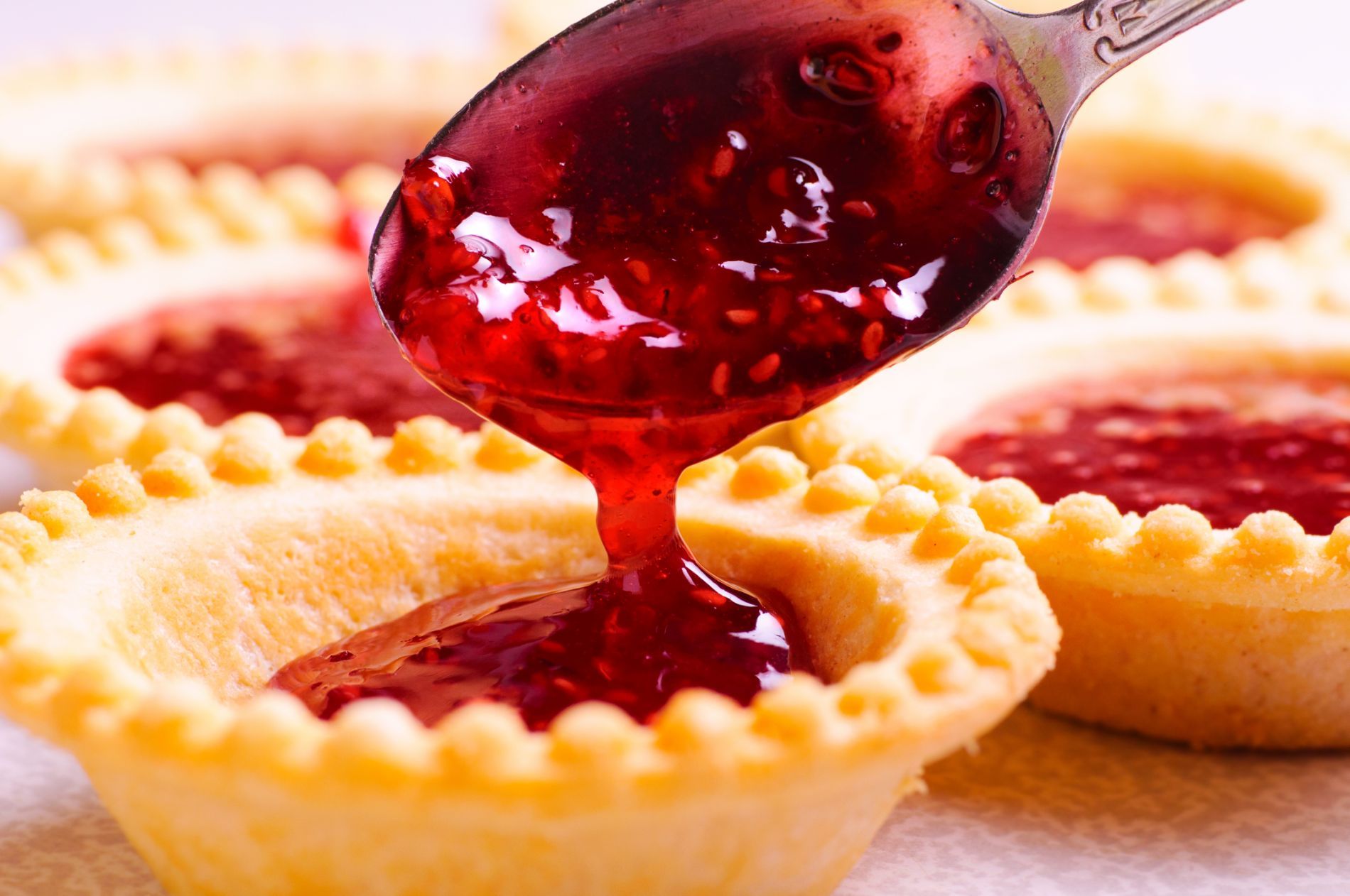 pasticcini di frolla e marmellata