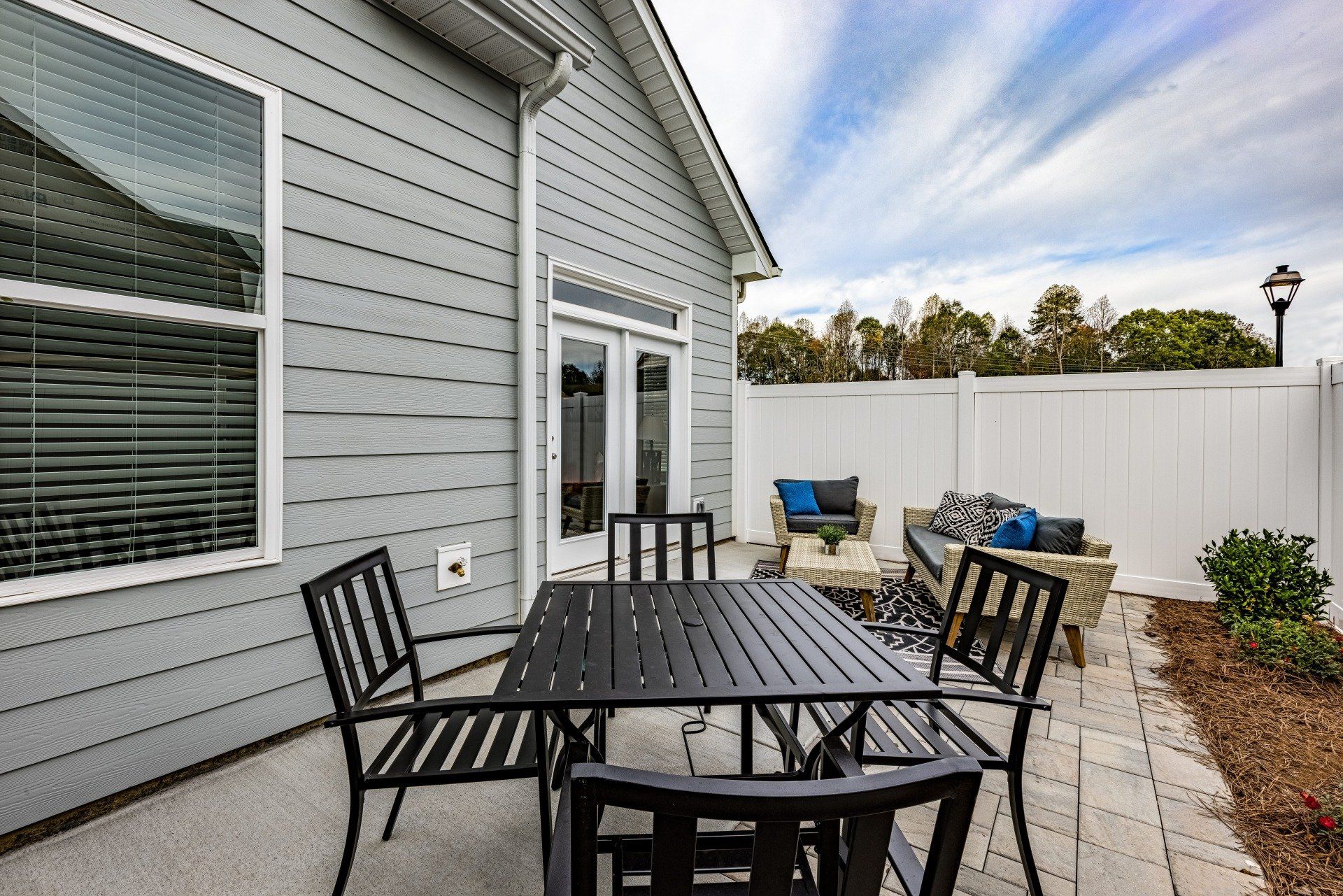 Exterior Dining Area Photo | Brookline Homes