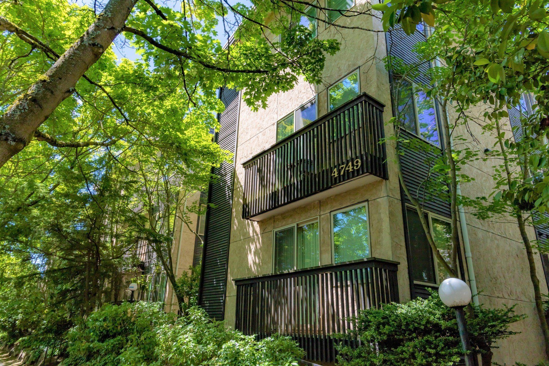 BARCLAY APARTMENTS