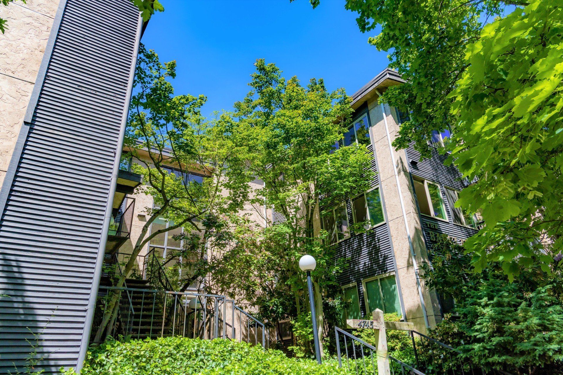Barclay Apartments