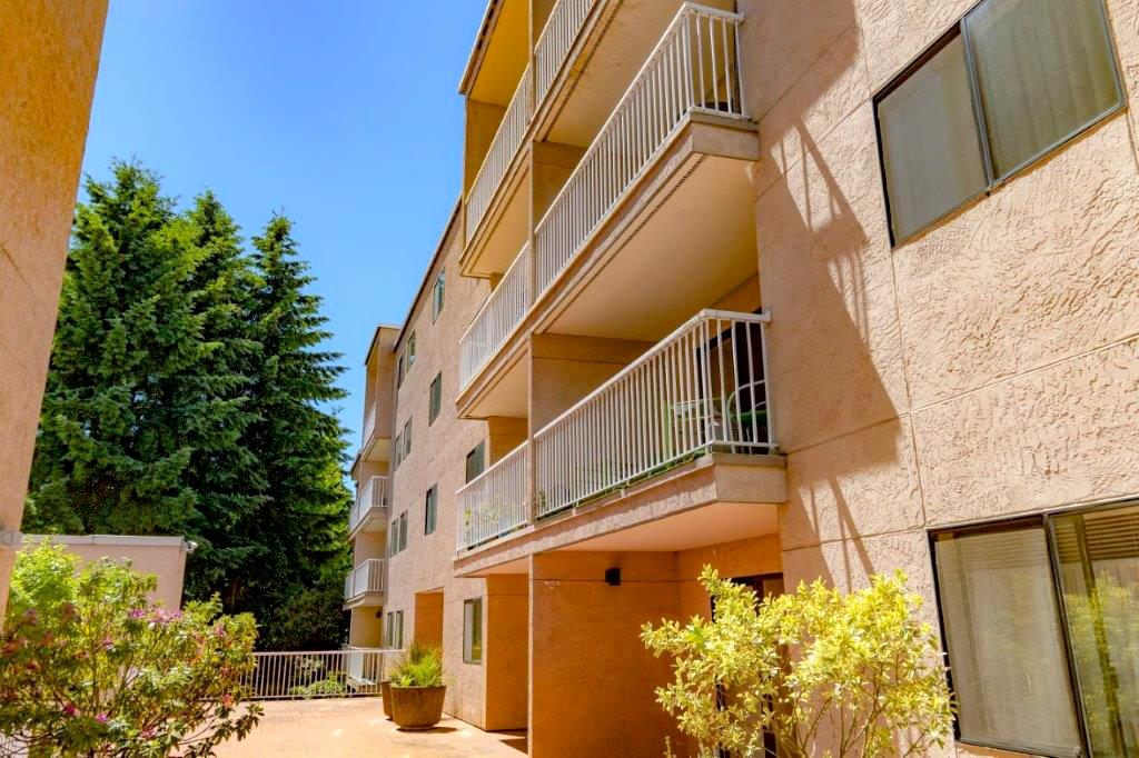 Lakeview Court