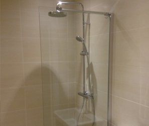 Shower screens