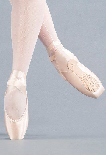 Capezio — Airess Broad — Pointe Shoes — Hummelstown, PA — The Dancer's Pointe Capezio — Airess Broad — Pointe Shoes — Hummelstown, PA — The Dancer's Pointe