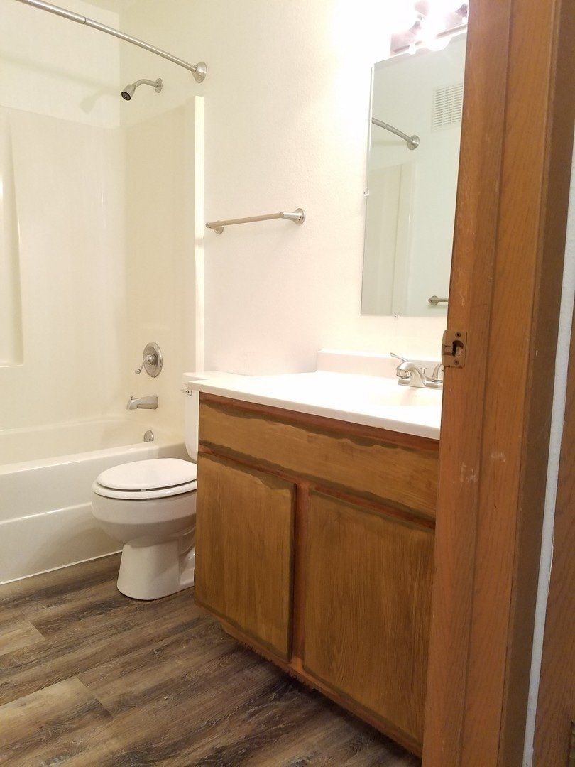 river ridge apartments bathroom