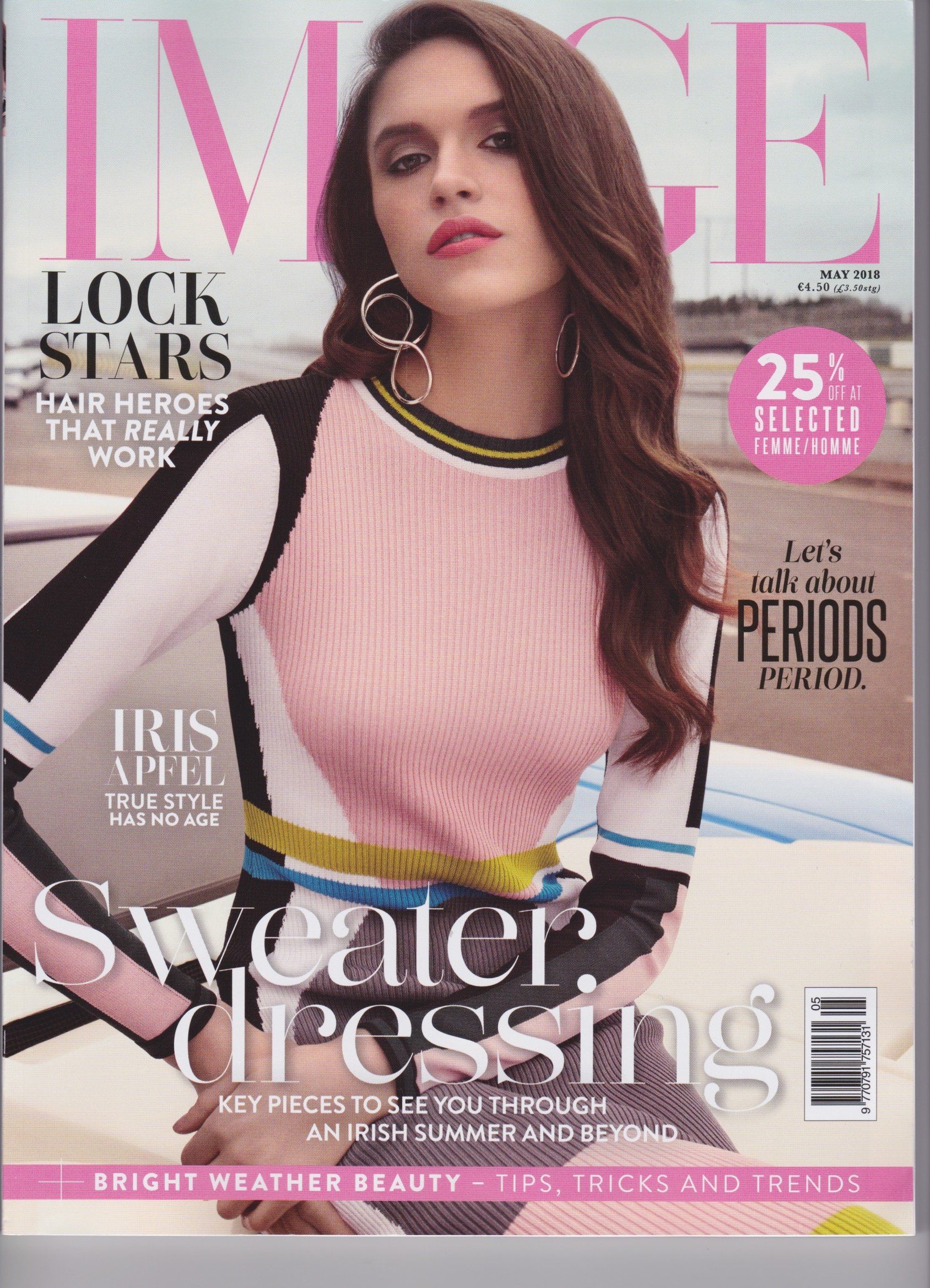 Une femme est sur la couverture d'un magazine.