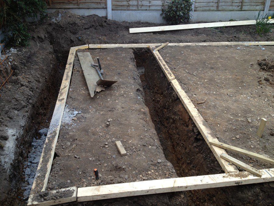 Digging out fandation for filter room walls