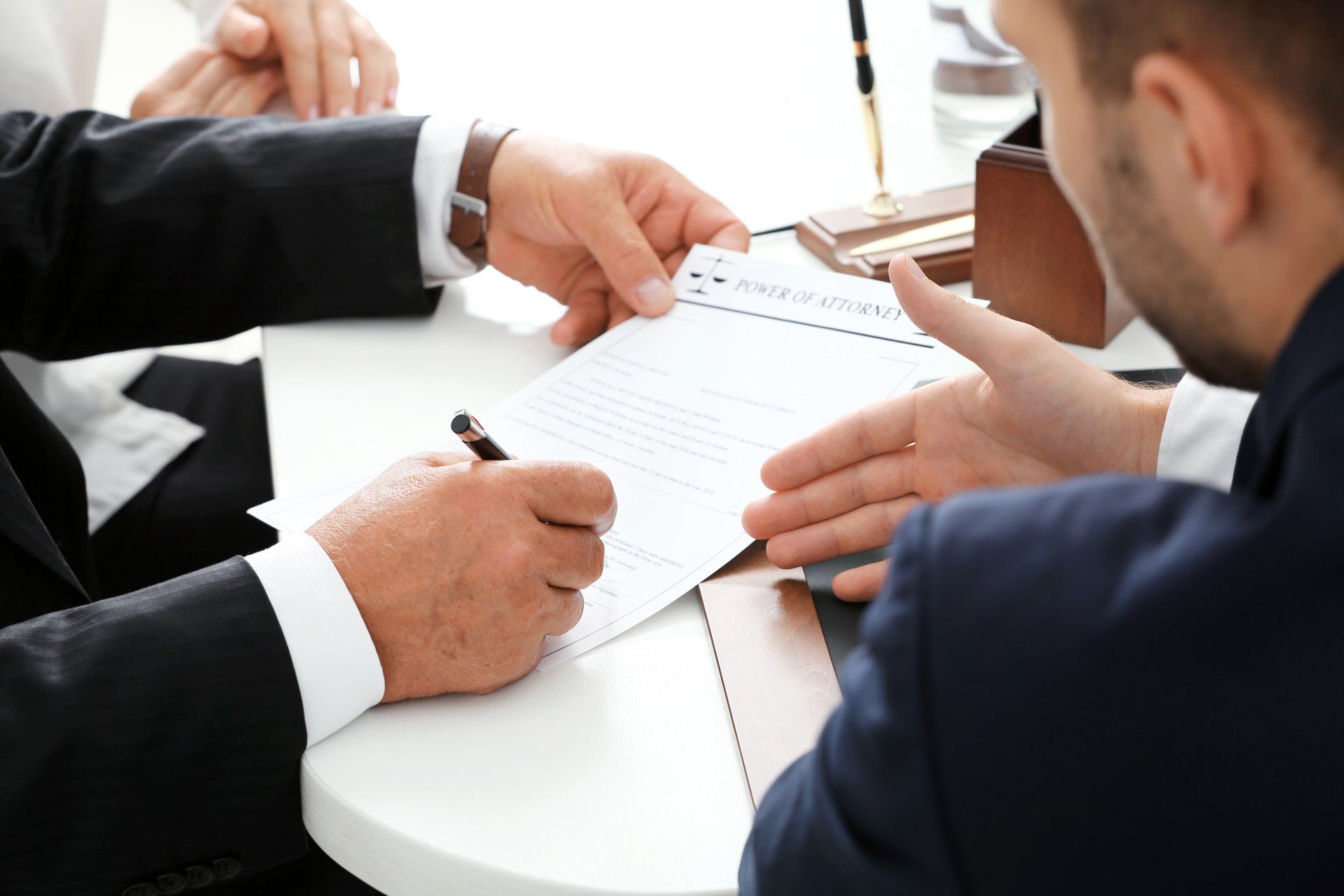 firme su contratto