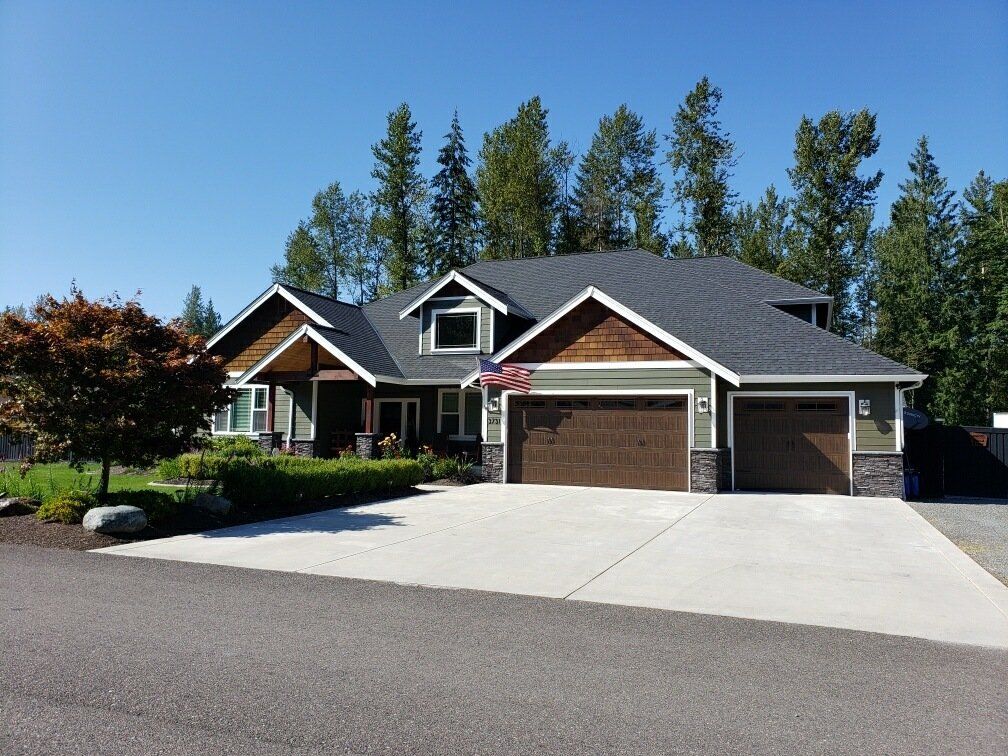 Mission Oak Garage Door — Everett, WA — Overhead Doors Everett