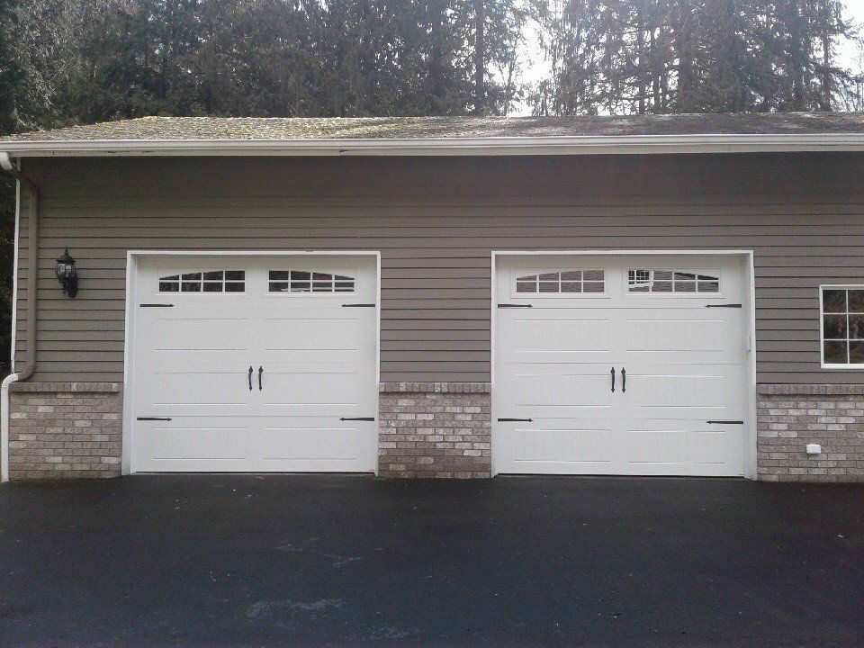 9x8 192 White Hardware Door — Everett, WA — Overhead Doors Everett