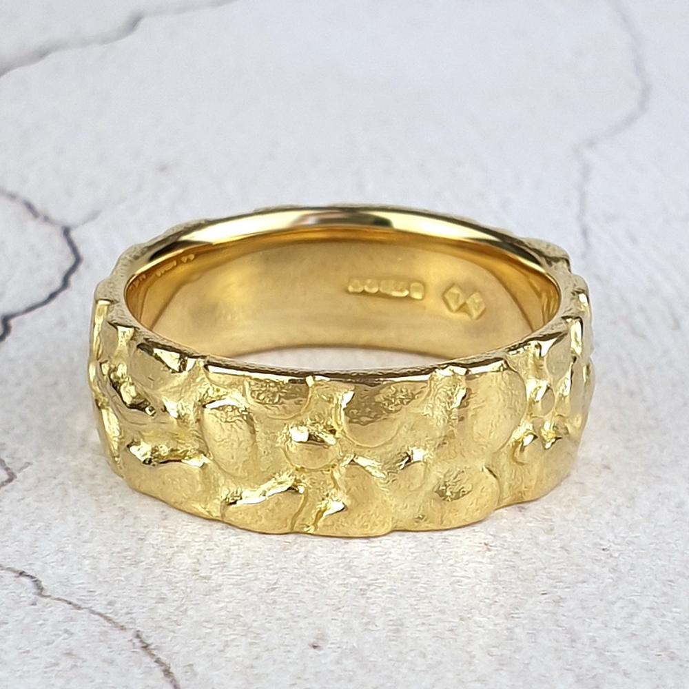 18ct gold nugget textured band
