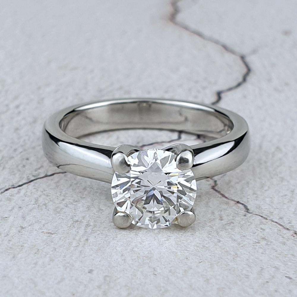 A simple diamond solitaire