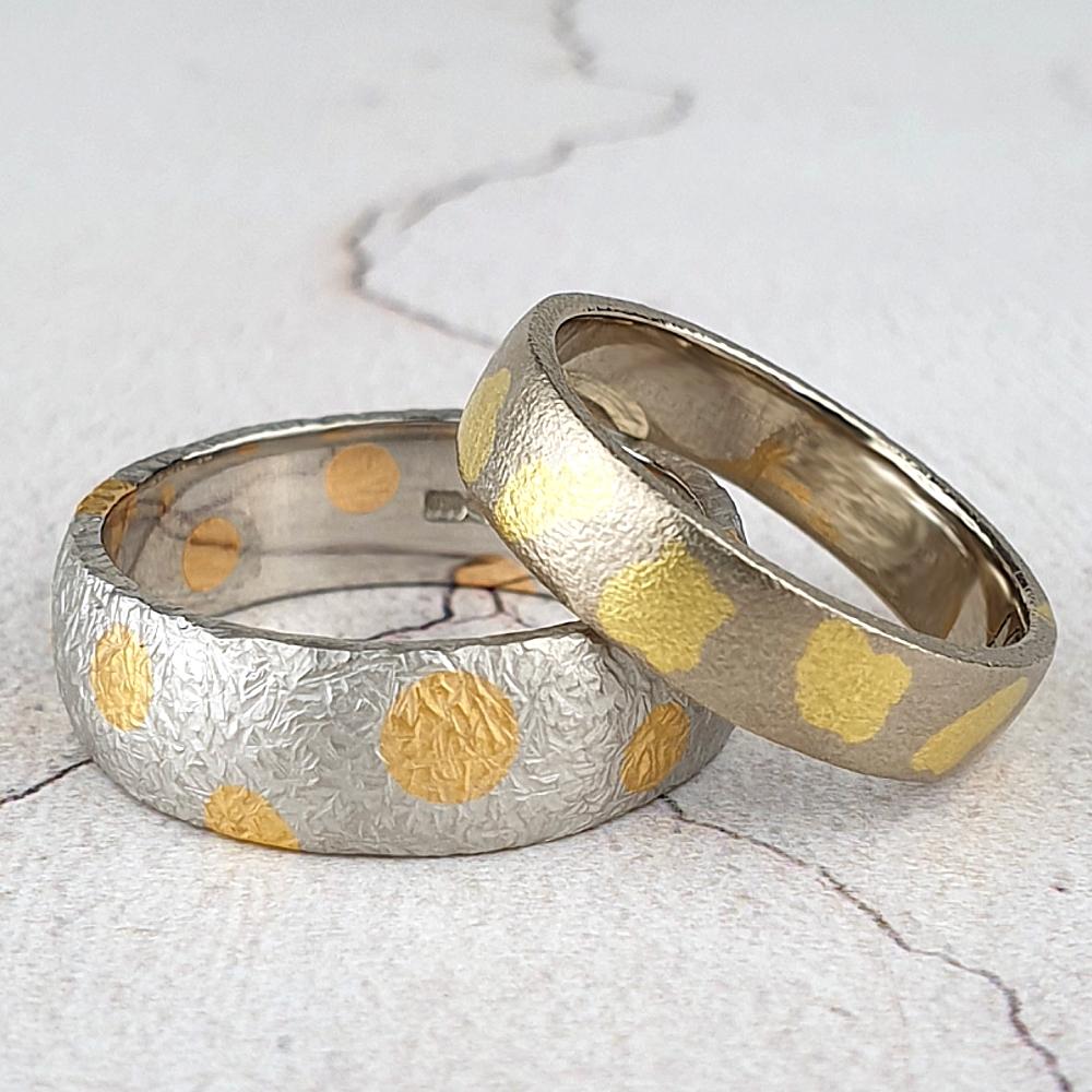 Platinum and white gold inlaid with yellow gold Platinum and white gold inlaid with yellow gold