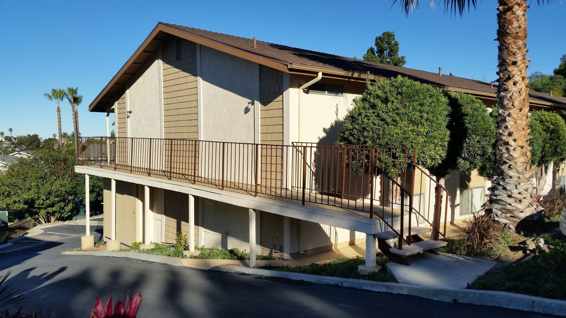 Lemon Normal Gardens Apt