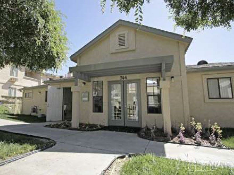 Fallbrook Hills Apartments
