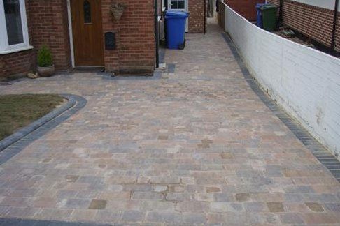 Sandstone paving