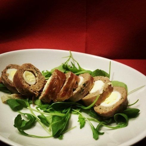 Meatloaf with spinach and eggs