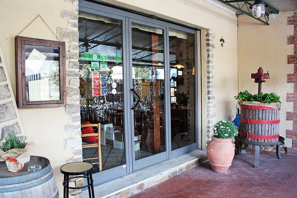 pizzeria entrance