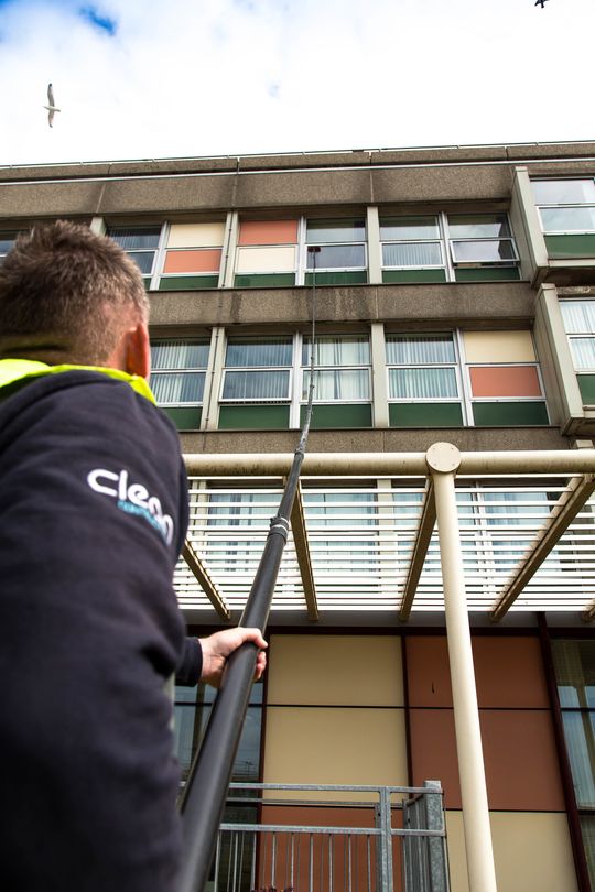 Commercial window cleaning