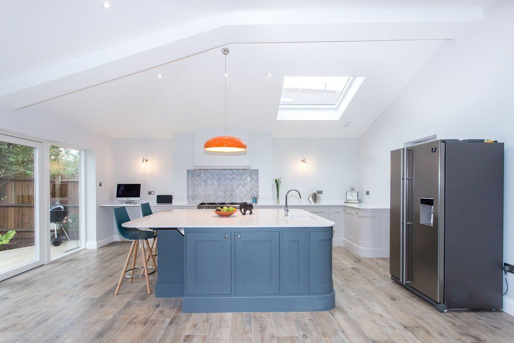 Cookham modern kitchen breakfast bar