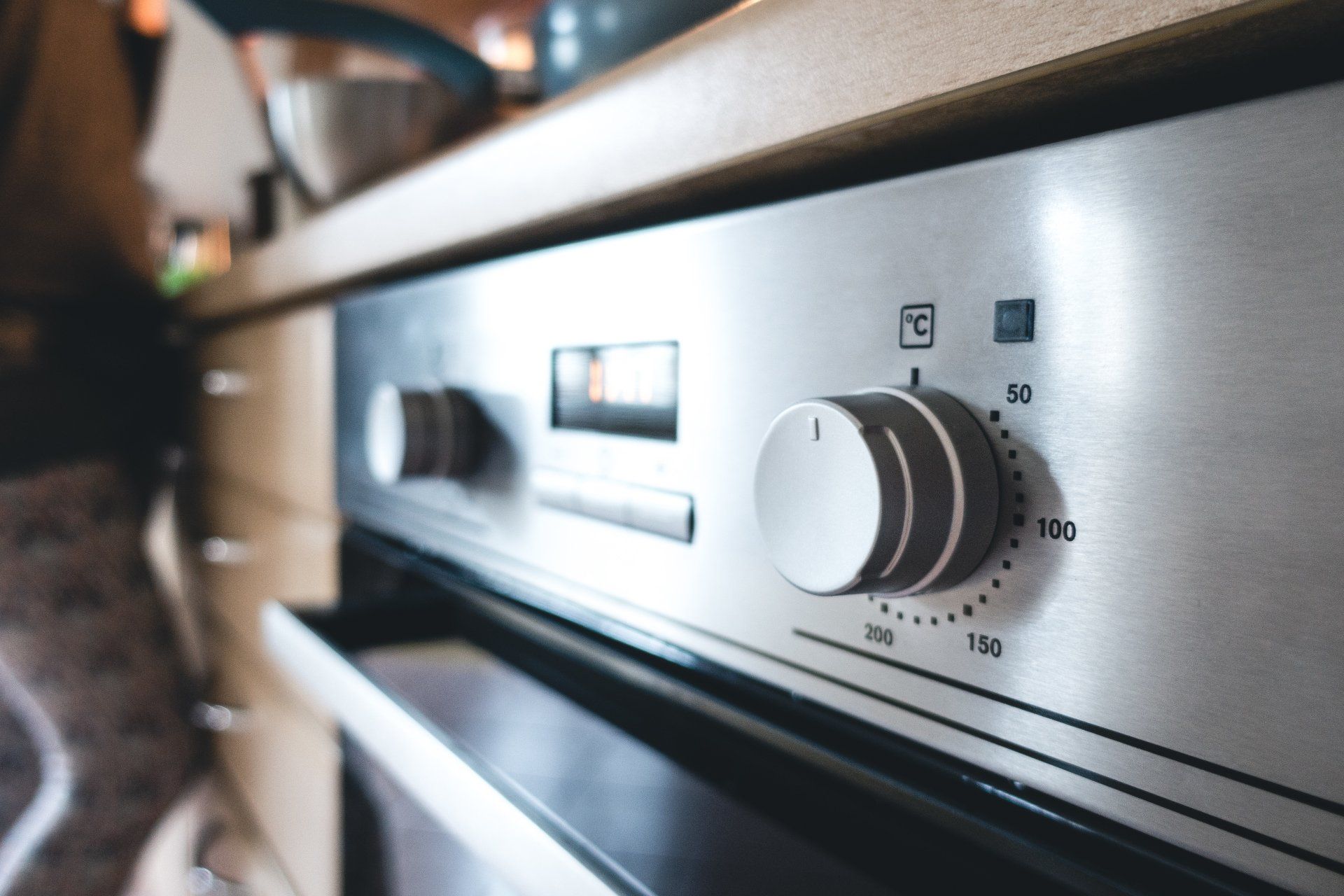 Choose our experts to repair your oven or cooker
