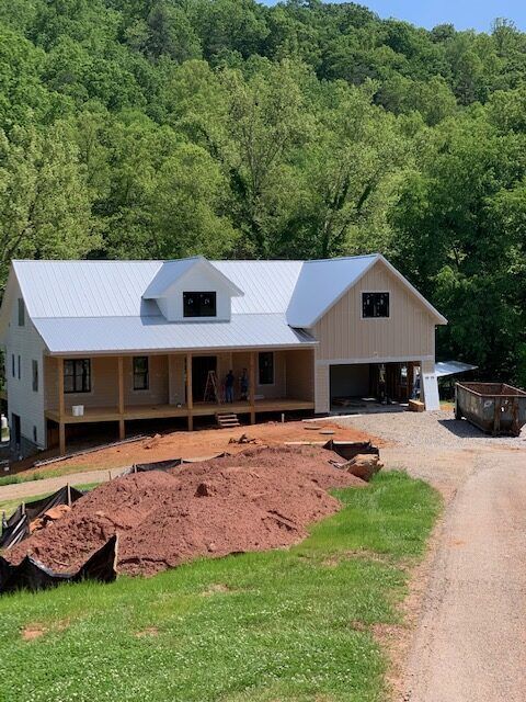 Metal Roof in White House ─ Canton, North Carolina ─ Shane Willis Construction