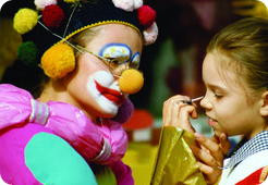 Childrens entertainers - Milton Keynes, England - Carrots The Clown - facepaint Childrens entertainers - Milton Keynes, England - Carrots The Clown - facepaint