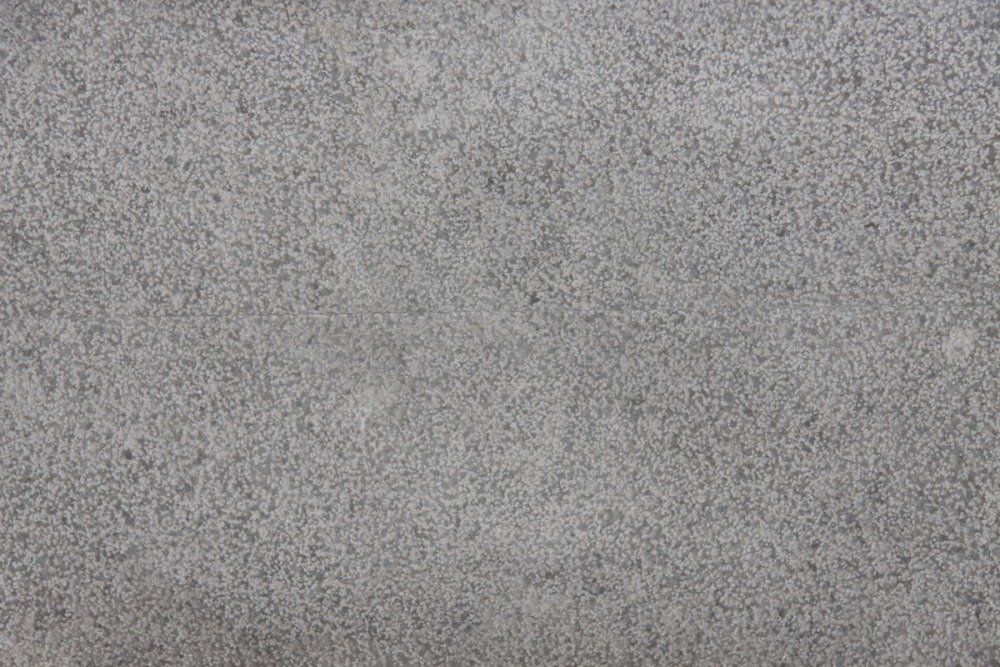 marmo grigio chiaro puntellato di bianco