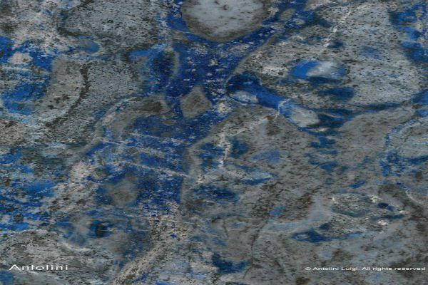 granito con striature blu