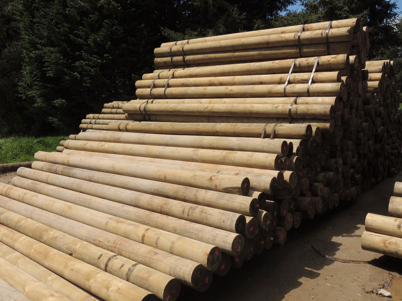 Machine round poles
