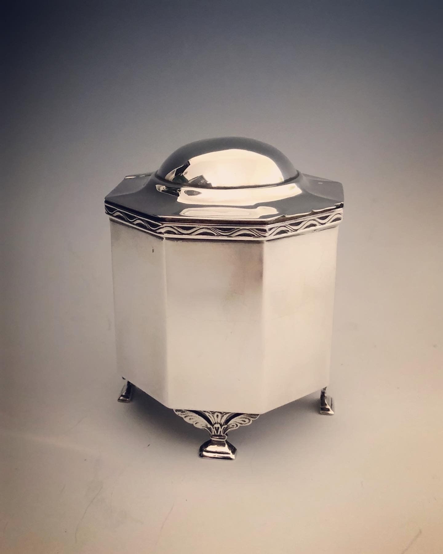 Silver pot