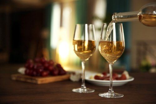Bicchieri di vino bianco