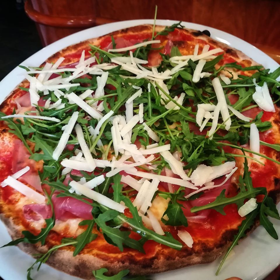 pizza con salumi