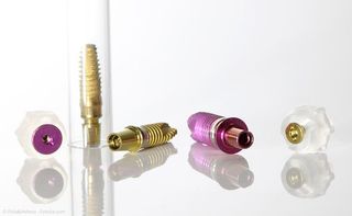 Moderne und zertifizierte Implantat-Systeme Moderne und zertifizierte Implantat-Systeme