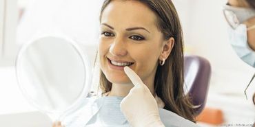 Persönliche Implantatberatung in unserer Praxis Persönliche Implantatberatung in unserer Praxis