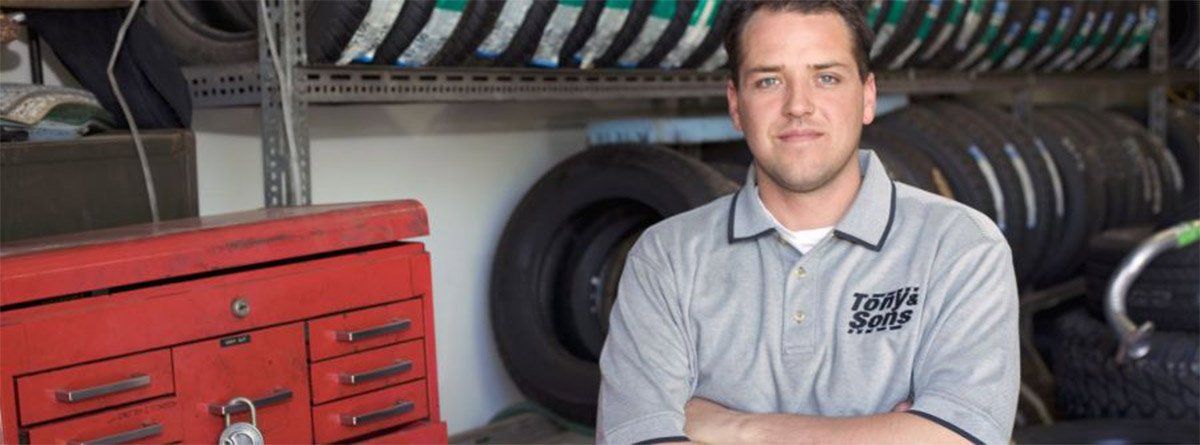 Guy standing by tool box - Murfett's Auto Electrical Guy standing by tool box - Murfett's Auto Electrical